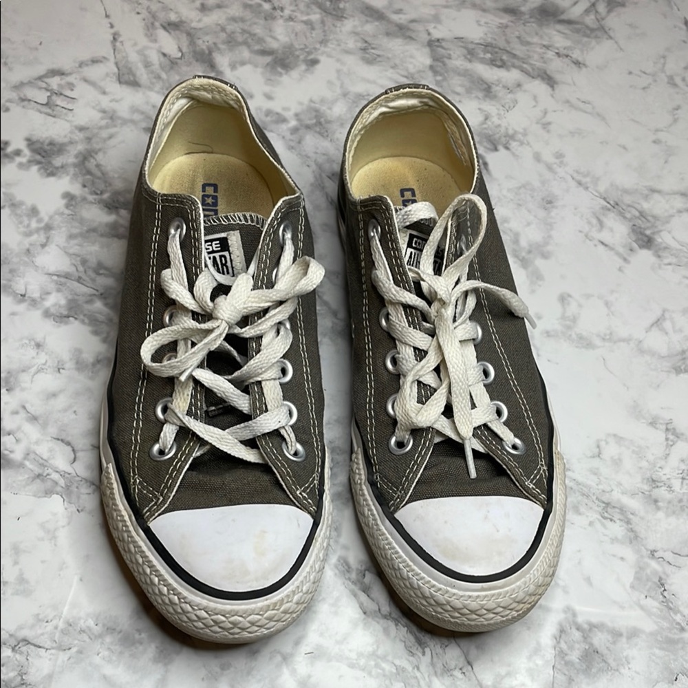 Converse Gray Women’s sneakers size 8.